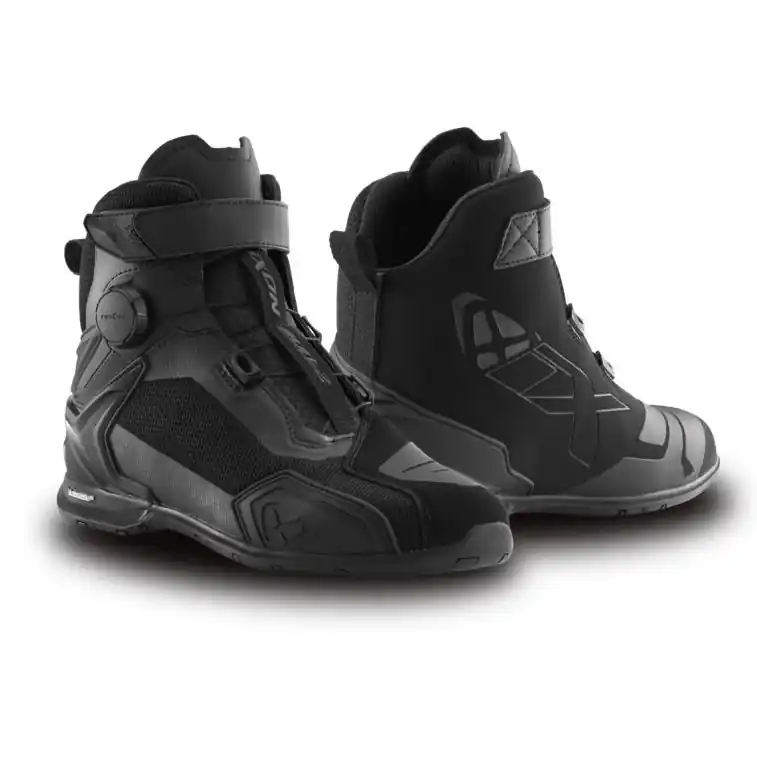 Ghete moto Roadster barbati All Season Ixon model Bull 2 Air MS culoare: negru 40 Ofertă de sezon